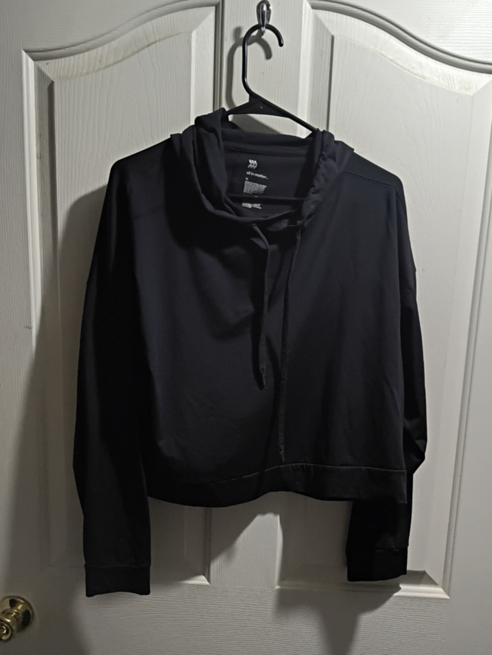 all in motion Black Cropped Hoodie